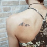 Фото тату горы на спине 23.07.2019 №002 - mountain tattoo on the back - tattoo-photo.ru