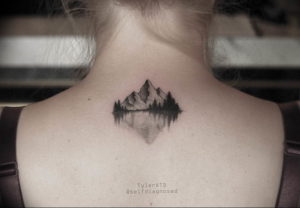 Фото тату горы на спине 23.07.2019 №003 - mountain tattoo on the back - tattoo-photo.ru