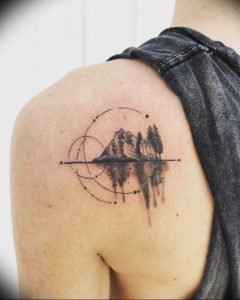 Фото тату горы на спине 23.07.2019 №006 - mountain tattoo on the back - tattoo-photo.ru