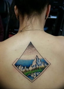 Фото тату горы на спине 23.07.2019 №008 - mountain tattoo on the back - tattoo-photo.ru