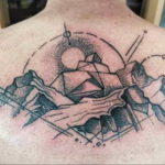 Фото тату горы на спине 23.07.2019 №020 - mountain tattoo on the back - tattoo-photo.ru