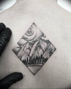 Фото тату горы на спине 23.07.2019 №024 - mountain tattoo on the back - tattoo-photo.ru