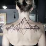 Фото тату горы на спине 23.07.2019 №031 - mountain tattoo on the back - tattoo-photo.ru