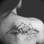 Фото тату горы на спине 23.07.2019 №038 - mountain tattoo on the back - tattoo-photo.ru