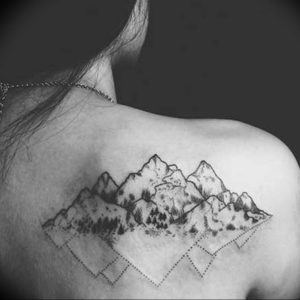 Фото тату горы на спине 23.07.2019 №038 - mountain tattoo on the back - tattoo-photo.ru