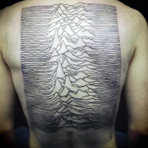 Фото тату горы на спине 23.07.2019 №041 - mountain tattoo on the back - tattoo-photo.ru