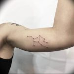 Фото тату созвездие на руке 12.07.2019 №001 - tattoo constellation on arm - tattoo-photo.ru