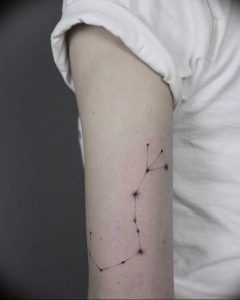 Фото тату созвездие на руке 12.07.2019 №003 - tattoo constellation on arm - tattoo-photo.ru