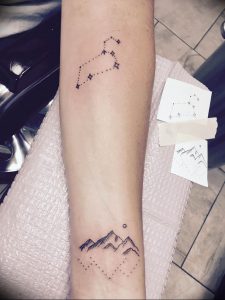 Фото тату созвездие на руке 12.07.2019 №015 - tattoo constellation on arm - tattoo-photo.ru