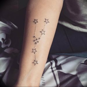 Фото тату созвездие на руке 12.07.2019 №019 - tattoo constellation on arm - tattoo-photo.ru