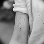 Фото тату созвездие на руке 12.07.2019 №025 - tattoo constellation on arm - tattoo-photo.ru