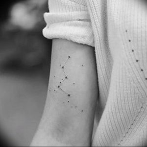 Фото тату созвездие на руке 12.07.2019 №025 - tattoo constellation on arm - tattoo-photo.ru