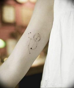 Фото тату созвездие на руке 12.07.2019 №027 - tattoo constellation on arm - tattoo-photo.ru