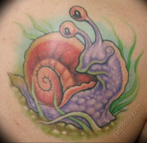 Фото тату улитка 28.07.2019 №049 - snail tattoo - tattoo-photo.ru
