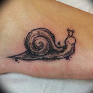 Фото тату улитка 28.07.2019 №073 - snail tattoo - tattoo-photo.ru