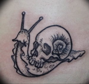 Фото тату улитка 28.07.2019 №101 - snail tattoo - tattoo-photo.ru