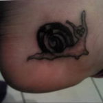 Фото тату улитка 28.07.2019 №163 - snail tattoo - tattoo-photo.ru