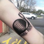 Фото тату улитка 28.07.2019 №172 - snail tattoo - tattoo-photo.ru