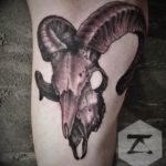 Фото тату череп козла 28.07.2019 №046 - goat skull tattoo - tattoo-photo.ru