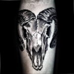 Фото тату череп козла 28.07.2019 №177 - goat skull tattoo - tattoo-photo.ru