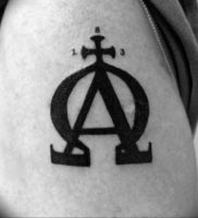 Фото альфа и омега тату 13.08.2019 №033 — alpha and omega tattoo — tattoo-photo.ru
