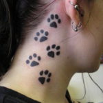 Фото тату лапки на шее 12.08.2019 №001 - paw tattoo on the neck - tattoo-photo.ru