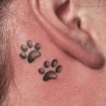 Фото тату лапки на шее 12.08.2019 №038 - paw tattoo on the neck - tattoo-photo.ru