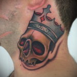 тату корона на затылке 24.09.2019 №004 -the back of the head tattoo- tattoo-photo.ru