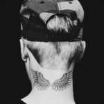 тату крылья на затылке 24.09.2019 №004 -the back of the head tattoo- tattoo-photo.ru