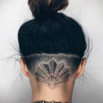 тату лотос на затылке 24.09.2019 №009 -the back of the head tattoo- tattoo-photo.ru