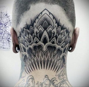 тату на затылке для мужчин 24.09.2019 №008 -the back of the head tattoo- tattoo-photo.ru