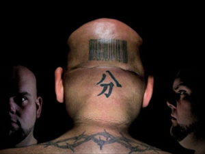 тату на затылке для мужчин 24.09.2019 №022 -the back of the head tattoo- tattoo-photo.ru