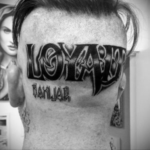 тату надписи на затылке 24.09.2019 №005 -the back of the head tattoo- tattoo-photo.ru