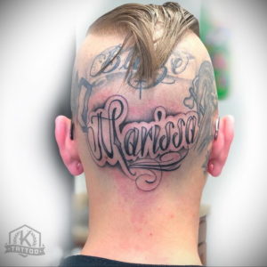 фото татуировки на затылке 24.09.2019 №014 -the back of the head tattoo- tattoo-photo.ru