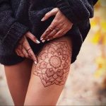 Мехенди на ляжках фото пример 14.02.2020 №215 -Mehendi on thighs- tattoo-photo.ru
