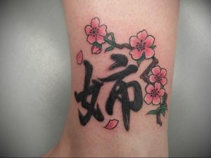 Фото тату сакура на ноге 09.02.2020 №017 -sakura tattoo- tattoo-photo.ru
