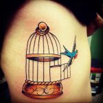 птица вылетает из клетки тату 02.01.2019 №006 -bird cage tattoo- tattoo-photo.ru