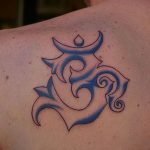 фото вариант символ тату ОМ 08.02.2020 №014 -tattoo om- tattoo-photo.ru