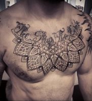 фото тату мандала на груди 04.02.2020 №052 -mandala tattoo- tattoo-photo.ru