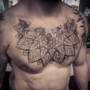 фото тату мандала на груди 04.02.2020 №052 -mandala tattoo- tattoo-photo.ru