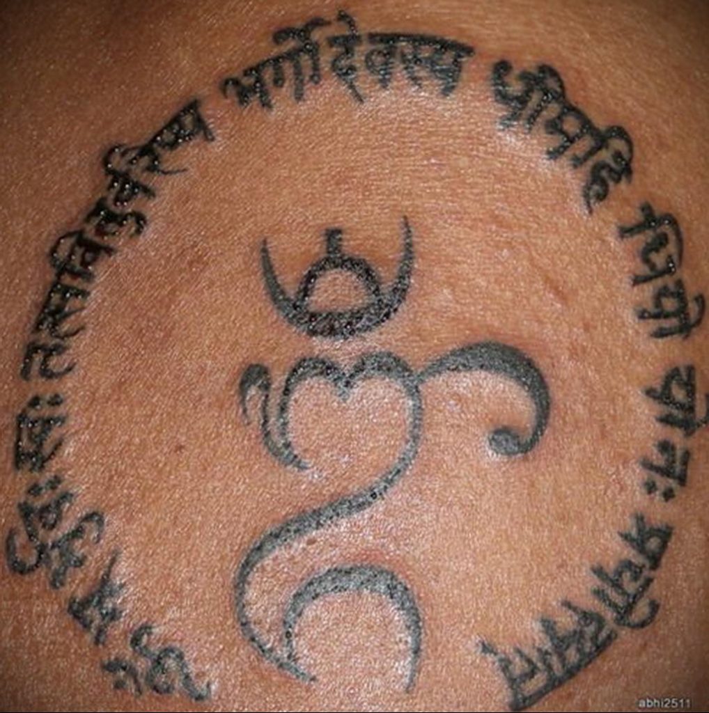 Татуировки мантры на санскрите