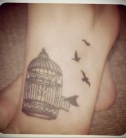 фото тату птица в клетке 02.01.2019 №047 -bird cage tattoo- tattoo-photo.ru