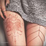 Мехенди на ляжках фото пример 14.02.2020 №067 -Mehendi on thighs- tattoo-photo.ru