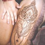 Мехенди на ляжках фото пример 14.02.2020 №137 -Mehendi on thighs- tattoo-photo.ru