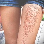 Мехенди на ляжках фото пример 14.02.2020 №167 -Mehendi on thighs- tattoo-photo.ru