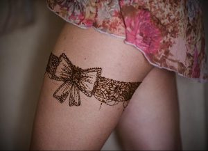 Мехенди на ляжках фото пример 14.02.2020 №204 -Mehendi on thighs- tattoo-photo.ru