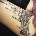 Мехенди на ляжках фото пример 14.02.2020 №213 -Mehendi on thighs- tattoo-photo.ru