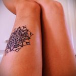 Мехенди на ляжках фото пример 14.02.2020 №241 -Mehendi on thighs- tattoo-photo.ru