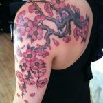 Фото вариант тату с деревом сакуры 09.02.2020 №016 -sakura tattoo- tattoo-photo.ru