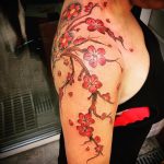 Фото вариант тату с деревом сакуры 09.02.2020 №029 -sakura tattoo- tattoo-photo.ru